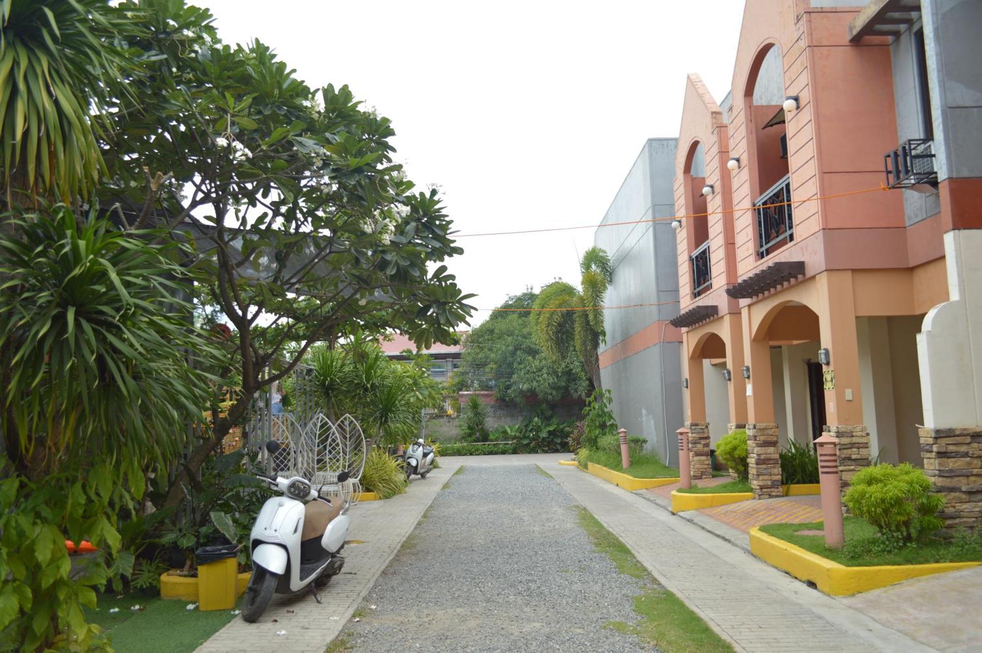 Manora Apartment Talisay  Εξωτερικό φωτογραφία