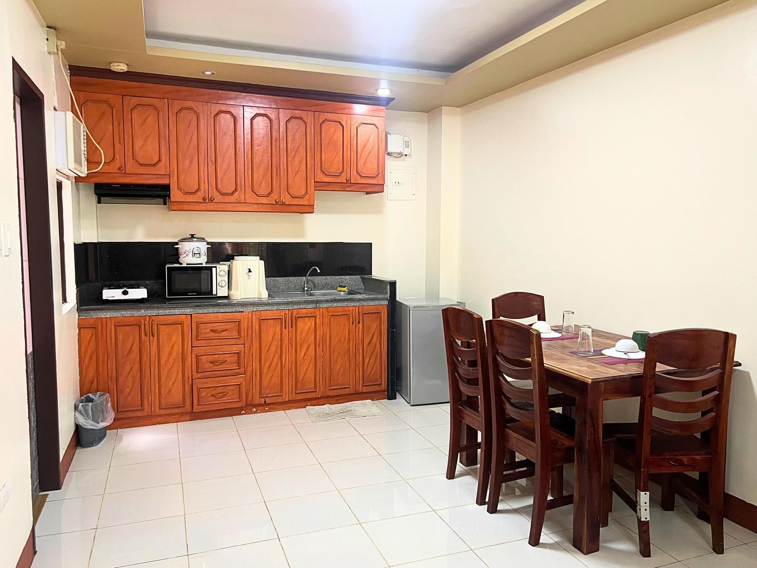 Manora Apartment Talisay  Εξωτερικό φωτογραφία